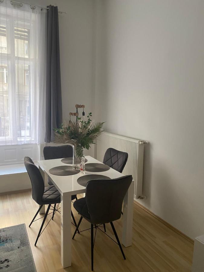 Blue Danube Apartment Downtown With Free Parking บูดาเปสต์ ภายนอก รูปภาพ